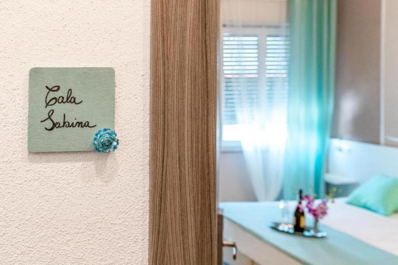 La Smeralda - Boutique Rooms And Breakfast Golfo Aranci Bagian luar foto