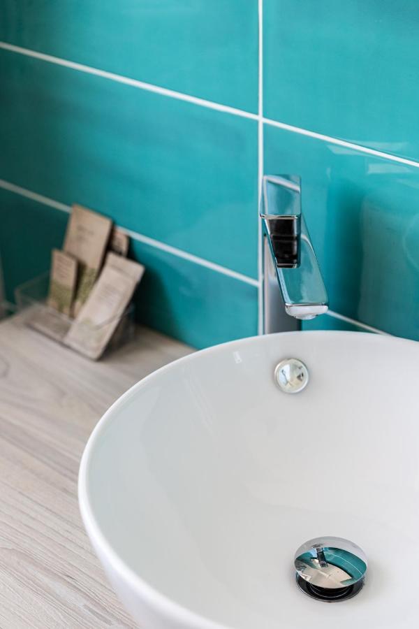 La Smeralda - Boutique Rooms And Breakfast Golfo Aranci Bagian luar foto